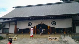 松蔭神社　都会の静けさ