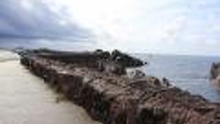 不思議な岩の海岸