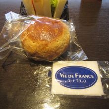 あんパン買って飛行機に乗ります