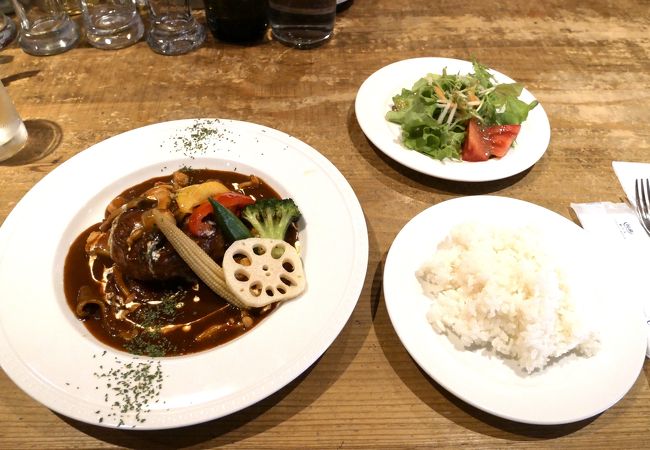 日向市駅前のバッケーロのハンバーグは美味しい