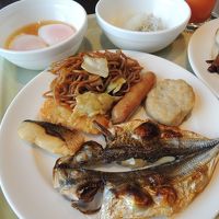 ブッフェ式の朝食