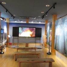 熊野那智本社の例祭の様子などをビデオで紹介