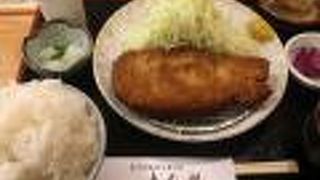 サービス丁寧。地元でも人気のとんかつ屋さん。