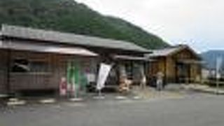 「忠度もち」（ただのりもち）と言う「よもぎ餅」が大変美味です