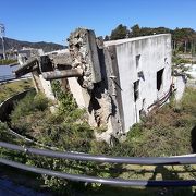 女川港そばに残された東日本大震災の記憶の一つ