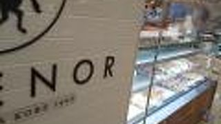 ホールのケーキが手ごろでおいしいのでおすすめです。