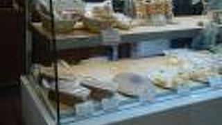 サンドイッチとキッシュ