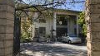 清澄庭園に隣接