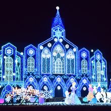 巨大なお城のイルミネーション