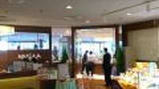 ランチバイキングがお得な川崎のホテルレストラン