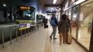 食事も買い物も楽しめるバスセンター