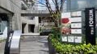 高級な店舗が集まる