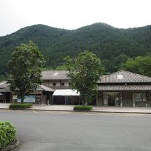 山奥とは思えない立派な施設です