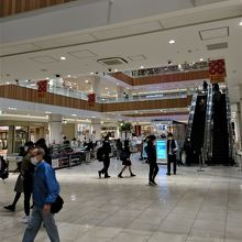 開放的な入口エリア