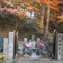 勝頼自刃時、村人が建てた地蔵