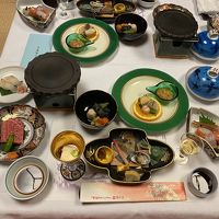 豪華な部屋食　器は有田焼（ホテル内で販売していてました）