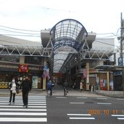 地下鉄弘明寺駅前から続く商店街