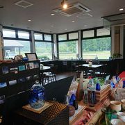 陶器・ガラス工房付属のアートなカフェ