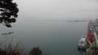 晴れていれば敦賀湾が美しく見渡せる史跡