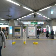 ＪＲ浦和駅の構内です。浦和観光案内所から見ています。