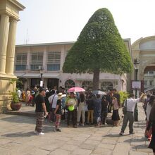王宮 (プラボロマ マハー ラーチャワン)