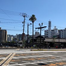 左・出島橋、右・和蘭商館跡！