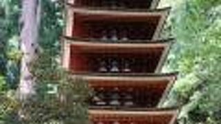 小さな五重塔は美しい