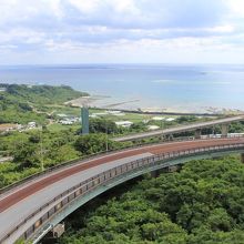 ニライカナイ橋の名称がとてもマッチしています。