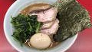 トロリとした豚骨感が強い家系ラーメン