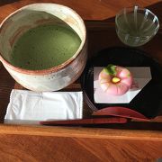 松江城を眺めながらカフェでゆっくり和菓子をどうぞ