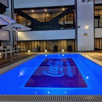 吹き抜けにはプール