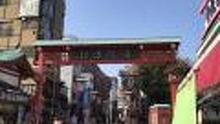 賑わいを取り戻しつつある伝法院通り