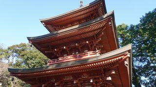 萬松山可睡斎、法多山尊永寺と並ぶ遠州三山の1つ