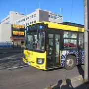 地元密着の黄色いバス