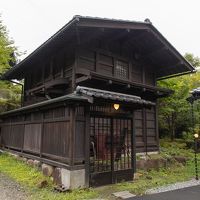 レトロな外観ですが、中はモダン