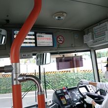 市内はバス道でも細い道も多い