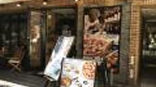 心斎橋　中心部。　ランチタイムならば、お手頃に。