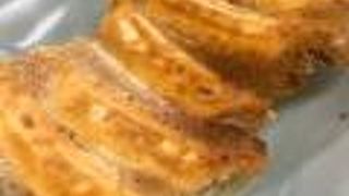 王道餃子？接客にも疑問。