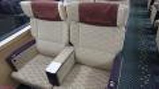 志摩方面とを結ぶ、近鉄の観光特急