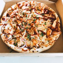 テイクアウトした「BBQチキン」