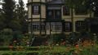 庭も建物も素晴らしい