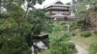 美しい日本家屋と日本庭園