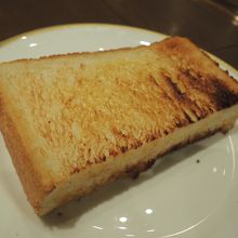 焦げ目が適度なトースト