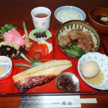 朝食の一例。一日の活力をしっかりと補えます。