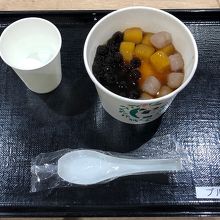 芋圓豆花650円！