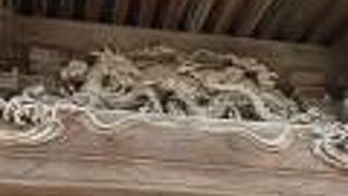 龍の眼が赤く光るお寺さん