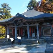 大山山麓の風格あるお寺