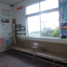 待合室には旅人ノートも