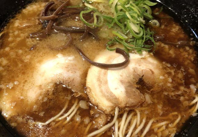 焦がしニンニクのラーメンあり