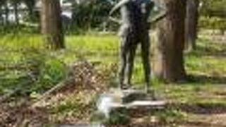 休業中ですが屋外にオブジェがたくさん